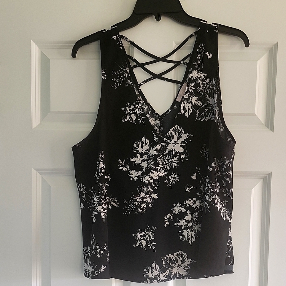 10.00 Sale Floral Black and White Women's Top